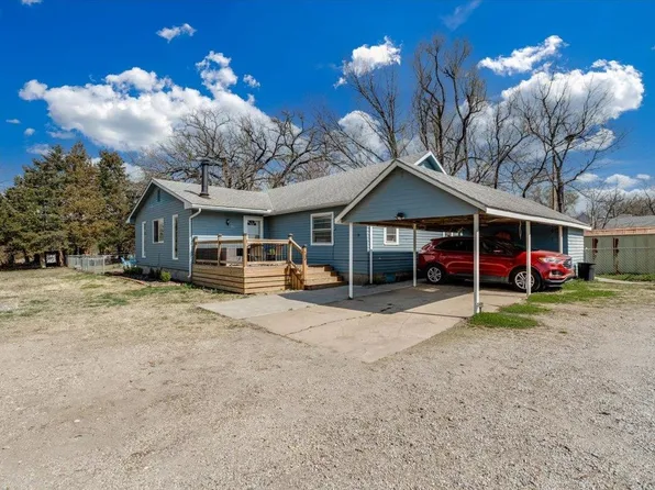 216 N 2nd St, Towanda, KS 67144
