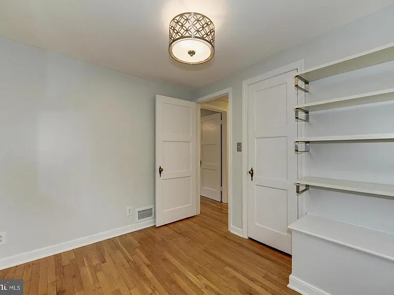 937 Patrick Henry Dr — Photo 26