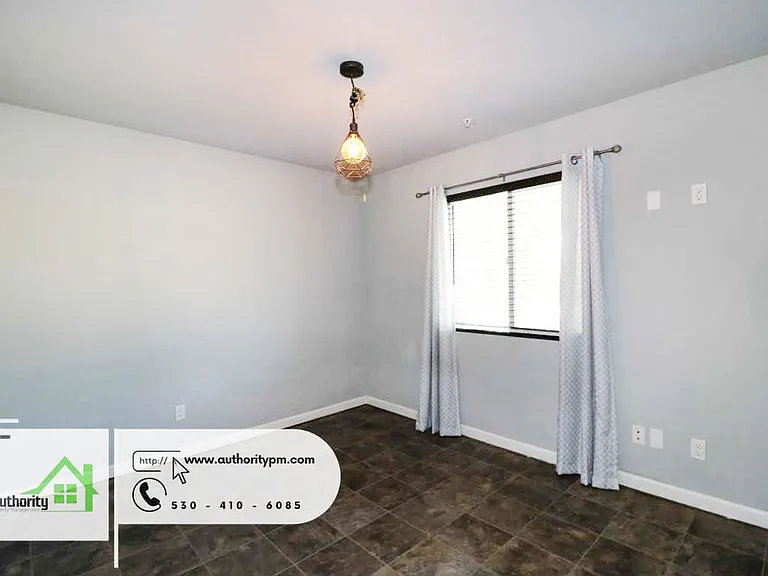 1417 Montana Ave — Photo 23