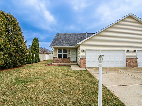 2nd image of 1709 Daisy St SE