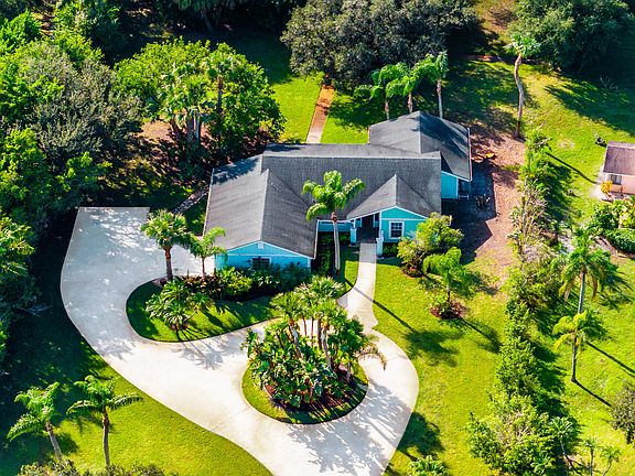 2nd image of 2232 SW RACQUET CLUB Drive