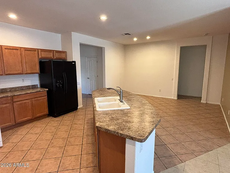 11559 W Lincoln St — Photo 5