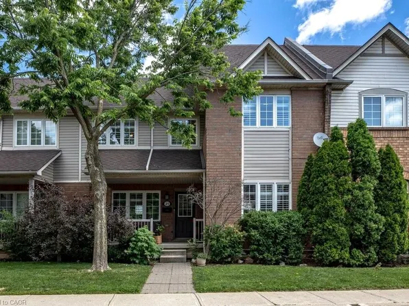 100 Beddoe Dr #21, Hamilton, ON L8P 4Z2