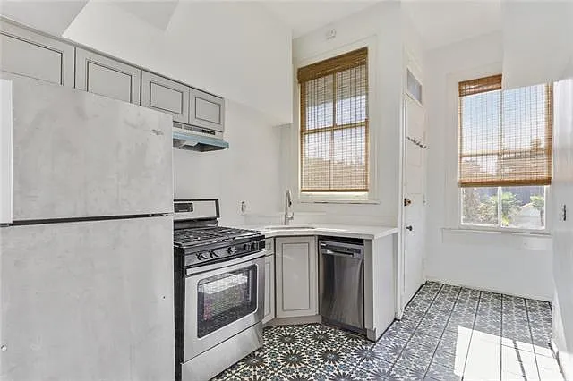1517 Dufossat St — Photo 7