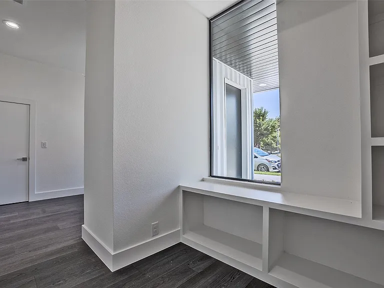 4322 Roseland Ave #3 — Photo 8