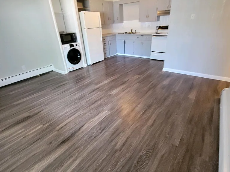 710 Emery St #105 — Photo 2