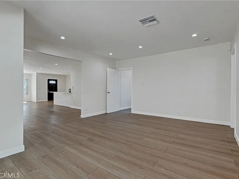6851 Forbes Ave — Photo 12