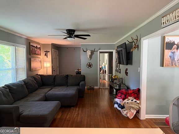 3rd image of 59 Lucille Ln