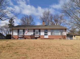 105 Hillside Dr, Ephrata, PA 17522