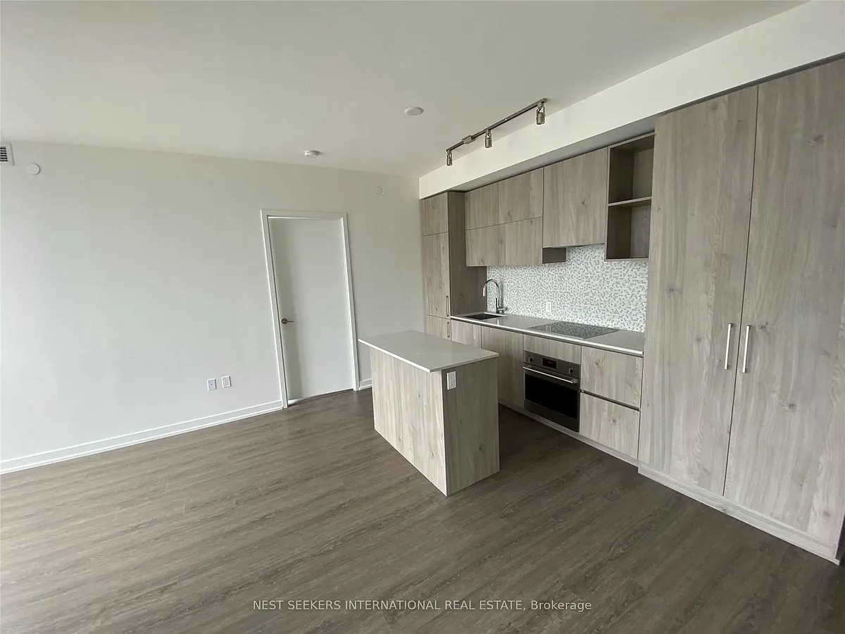 Photo 2 of 17 - 1 Yorkville Ave #1405 - Toronto, ON Building Photo - 1 Yorkville Ave #1405