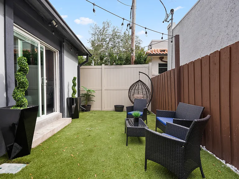 2608 W Swann Ave — Photo 12