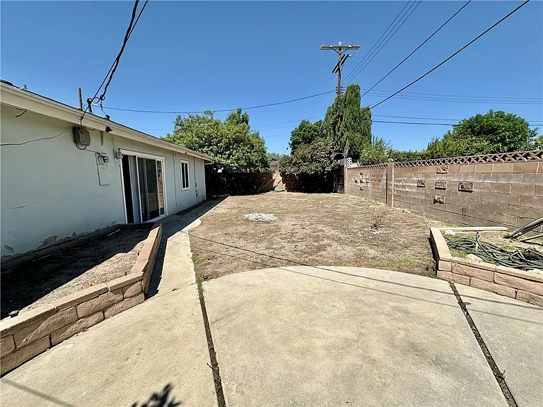 20355 Itasca St — Photo 17