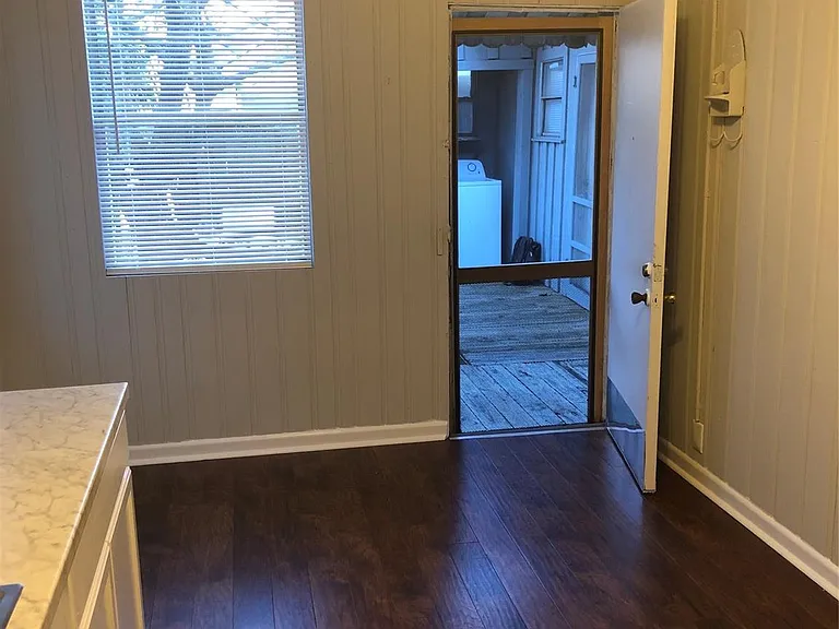 1204 Welch St #B — Photo 8