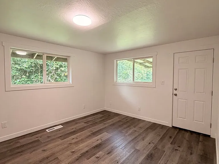 79916 Highway 99 #1 — Photo 11