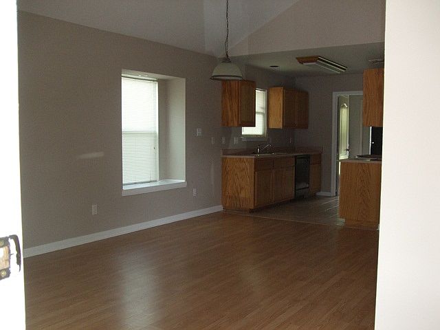 2nd image of 2627 Wade St