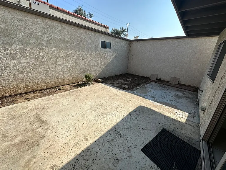 1594 Christopher Ln — Photo 34