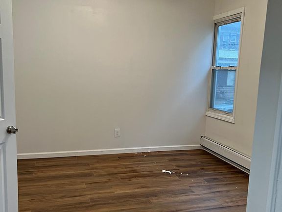 5th image of 131 Hobson St Floor 2