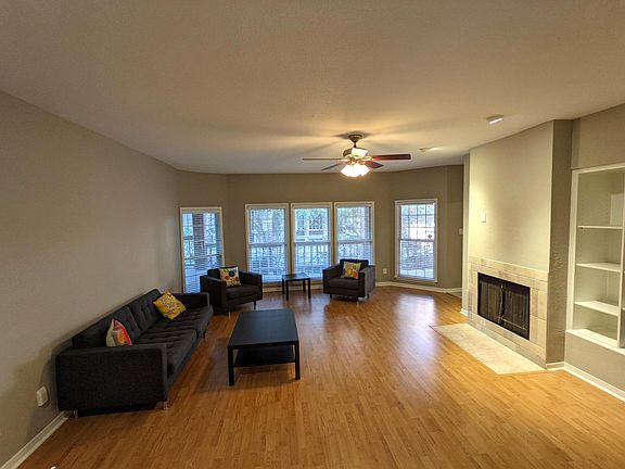 Living room (furnished)