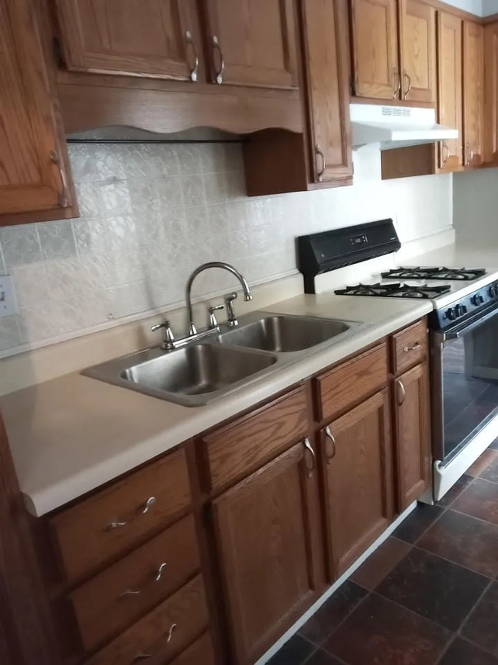 612 Main Street - 4 — Photo 3