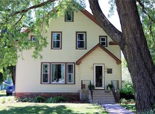 208 3rd St NE, Mitchellville, IA 50169