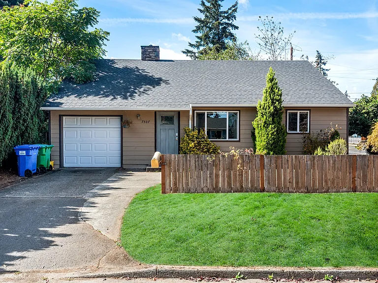 7507 SE 69th Ave — Photo 4