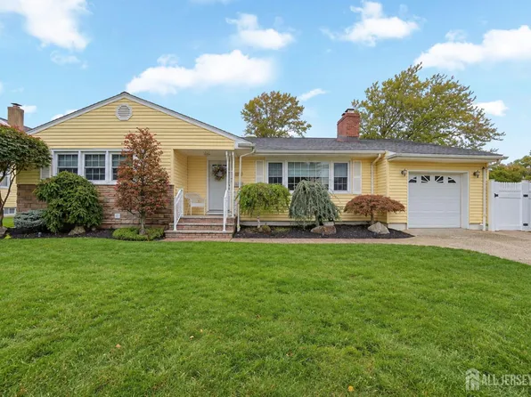 555 E Washington Ave, Woodbridge, NJ 07095