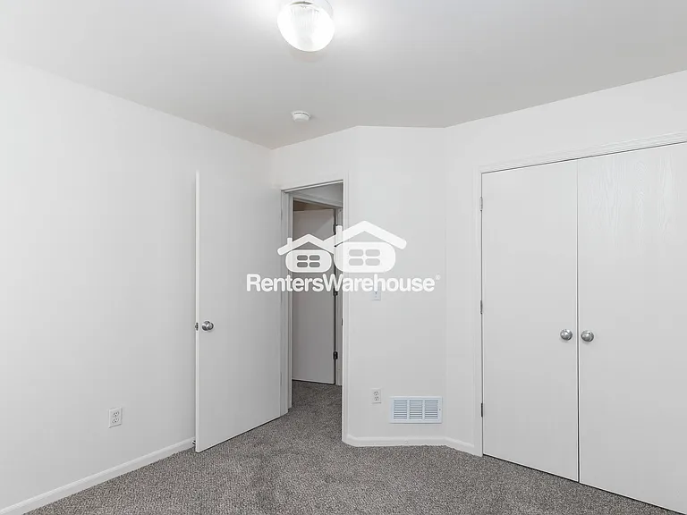 8127 N Lawn Ave — Photo 26