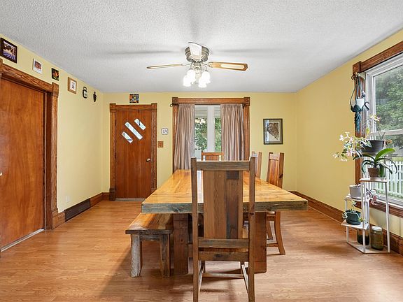 4th image of 718 Decorah Ave