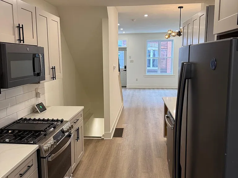 1329 N Dover St — Photo 9