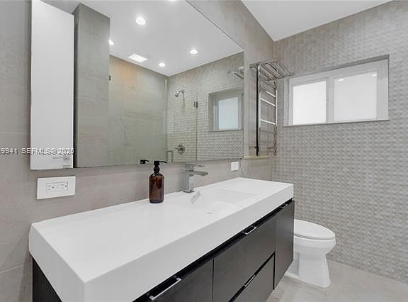 5th image of 1296 NE 99th St
