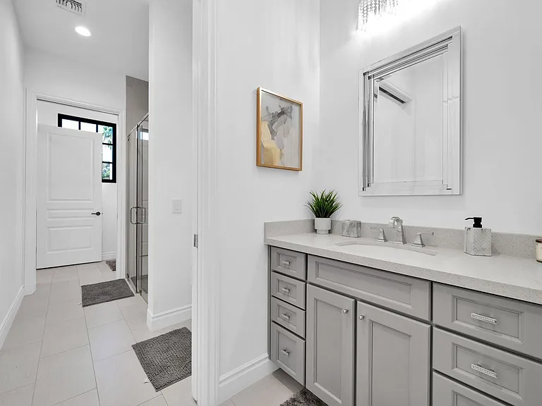 4819 N 68th Pl — Photo 28