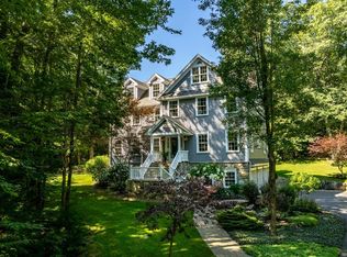 3 Moore Ln, Exeter, NH 03833