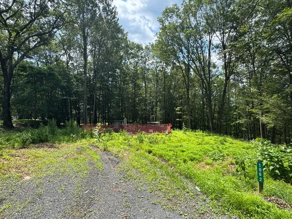 1062 Lenape Rd, East Stroudsburg, PA 18302