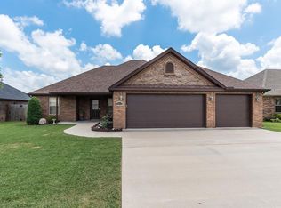 2913 N 17th St, Rogers, AR 72756