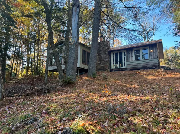 82 W Side Rd, Owls Head, NY 12969