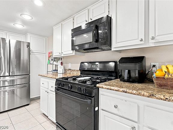 5th image of 1907 E Viking Rd