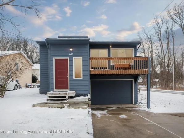 6437 W Lake Dr, Haslett, MI 48840