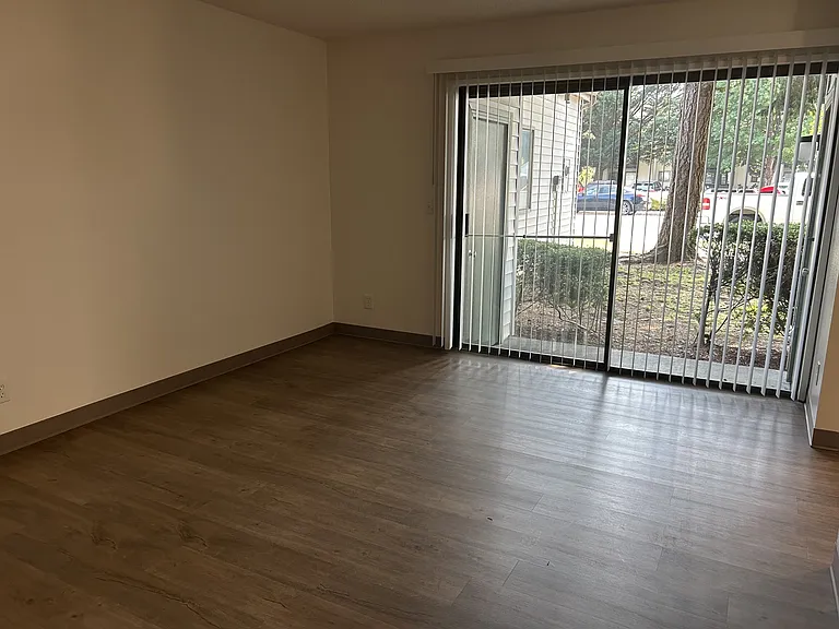 Sawyer Pointe Apartments — Photo 8