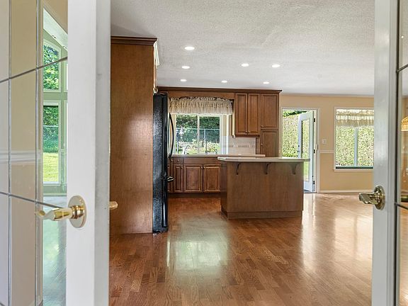 5th image of 32250 Downes Rd #14