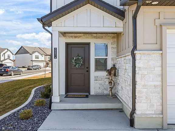 3rd image of 2987 S Old Emigrant Rd #A