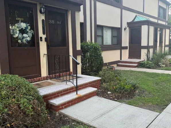 288 Cherry Valley Avenue #288, Garden City, NY 11530