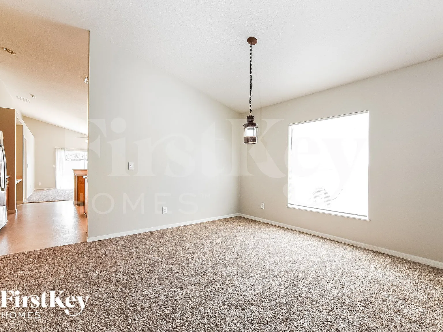 3 bed, 2.0 bath, 1942 sqft, $1,815 — Photo 3