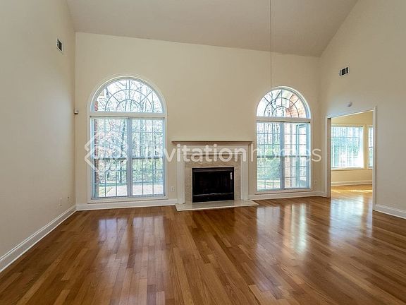 2nd image of 1406 New Holland Cir