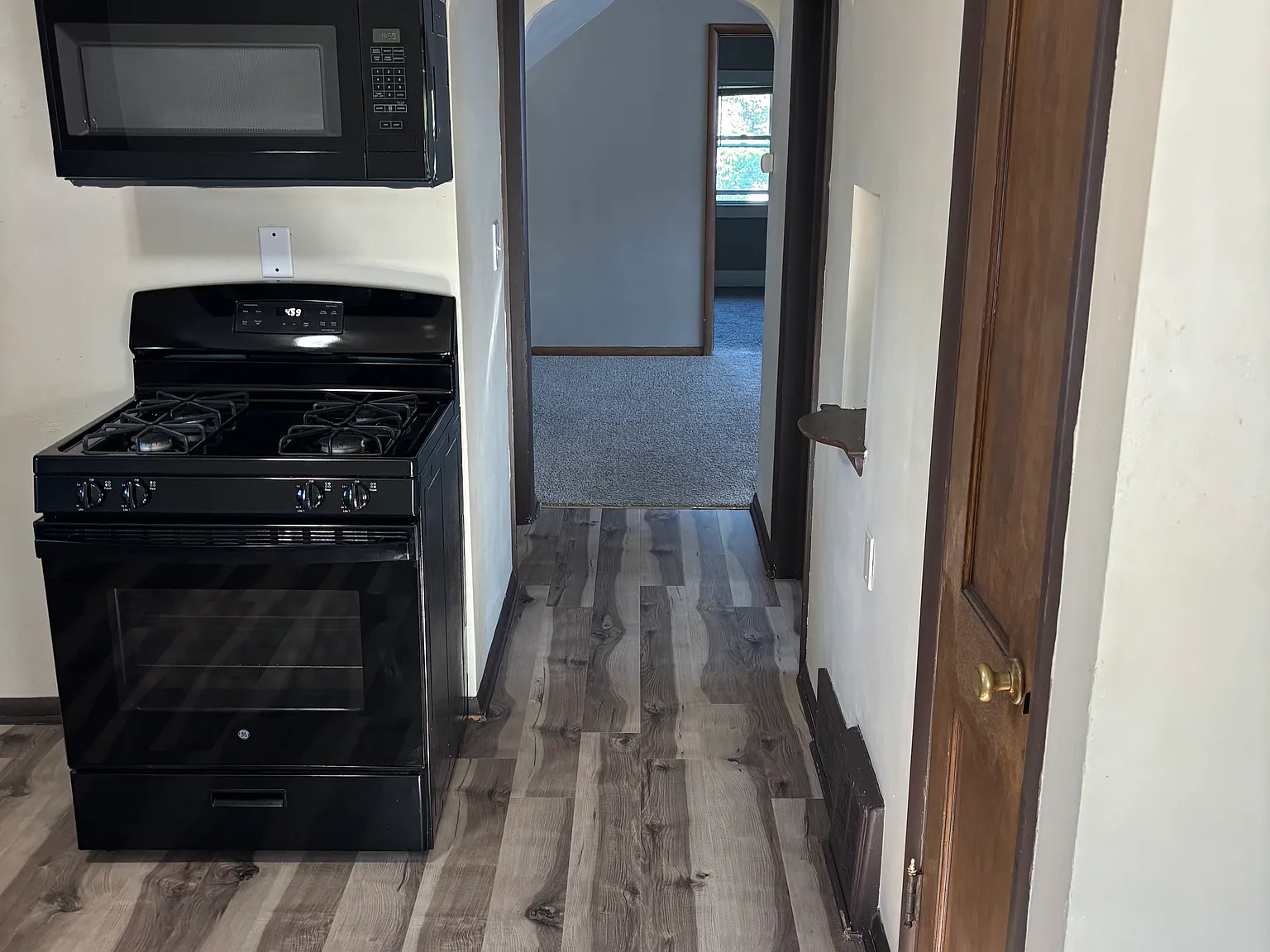 2 bed, 900 sqft, $1,000 — Photo 4