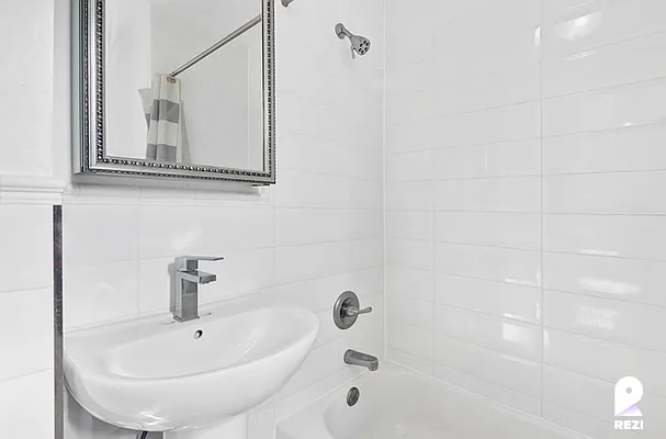 Rented by REZI | media 54