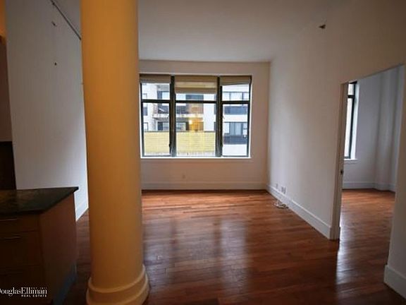 2nd image of 120 Greenwich St APT 11G