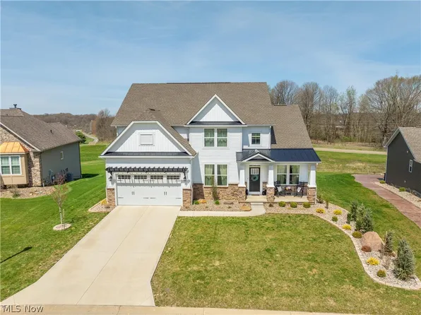 5681 Quarry Lake Dr SE, East Canton, OH 44730