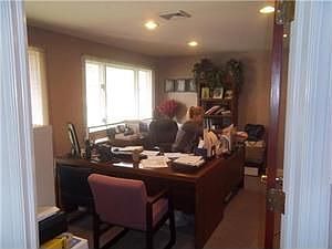 4th image of 8463 Sheridan Dr