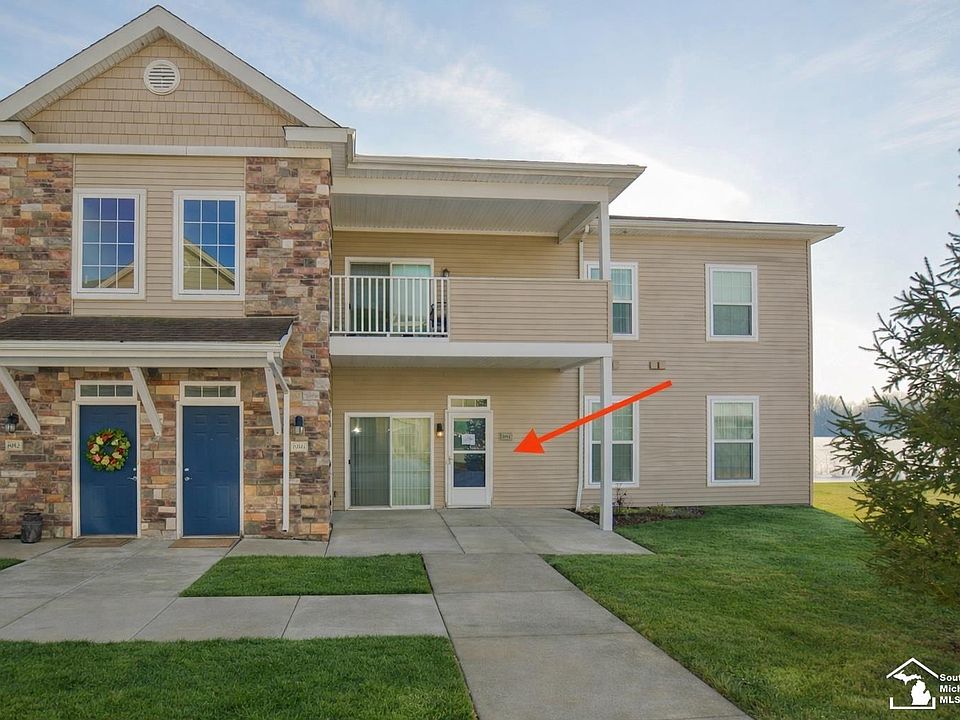 1st image of 884 Plum Park Dr