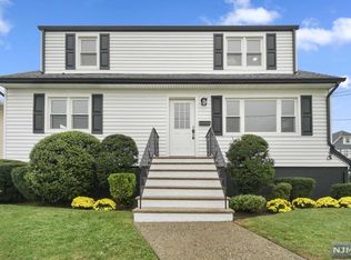 2 6th St, Wood Ridge, NJ 07075